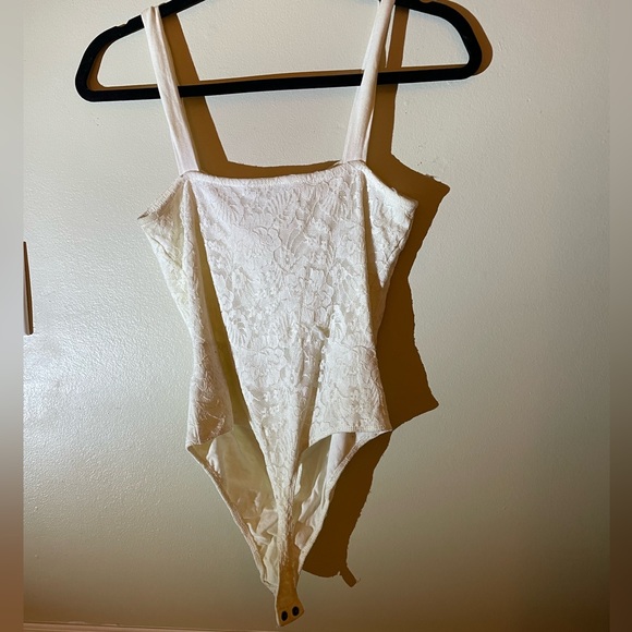 Express White Lace Up Bodysuit - Picture 5 of 6